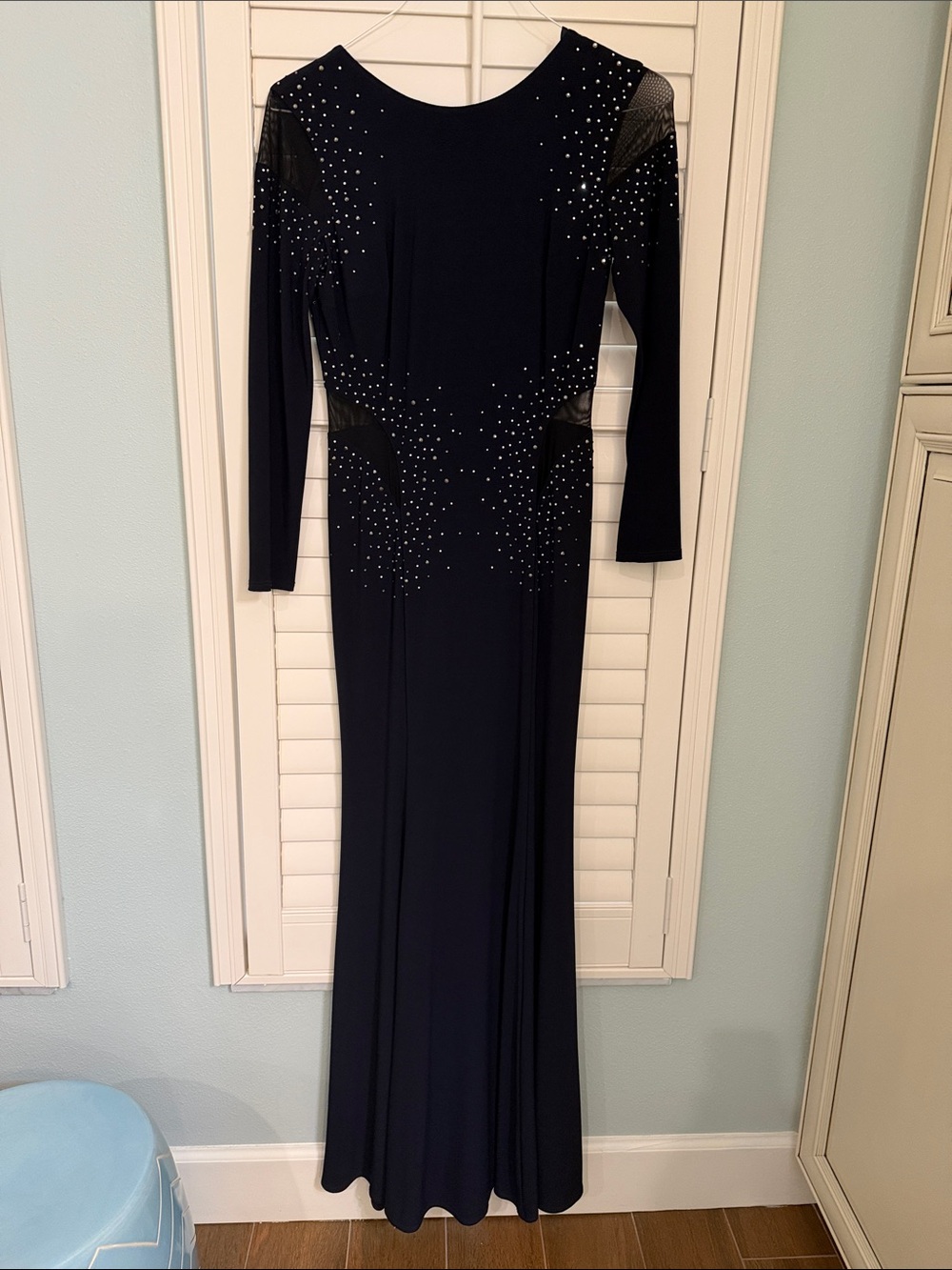 XSCAPE SZ 4 Long Sleeve Navy Evening Gown with Crystal Accents